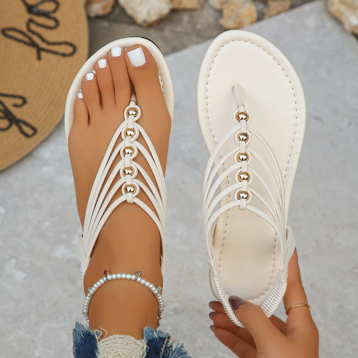 Sandales tongs pour femmes avec détail perlé – Chaussures d'été à la mode pour les vacances et les loisirs