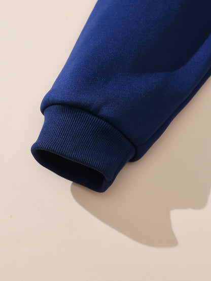 Mørkeblå pullover med New York-tekst, krave og knapper