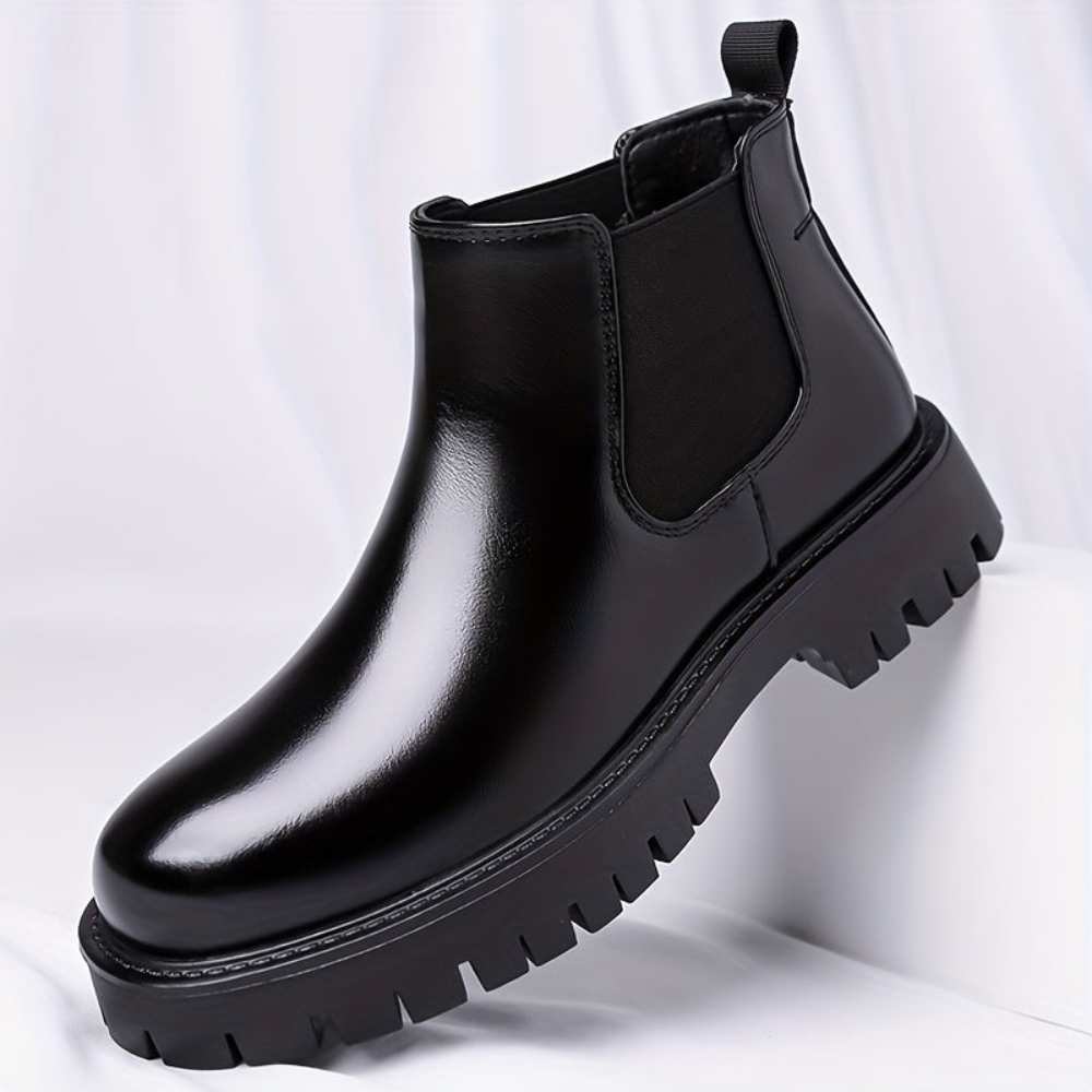 Chelsea-støvler i sort til herrer med profilsål, blanke ankelstøvler og slip-on-støvler