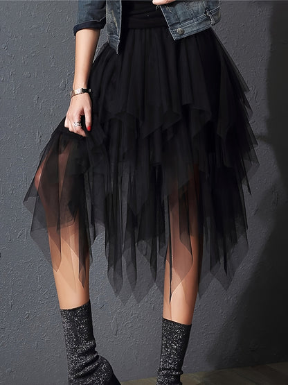 Dame asymmetrisk tylskørt i lag-på-lag look – elegant til fest og streetstyle