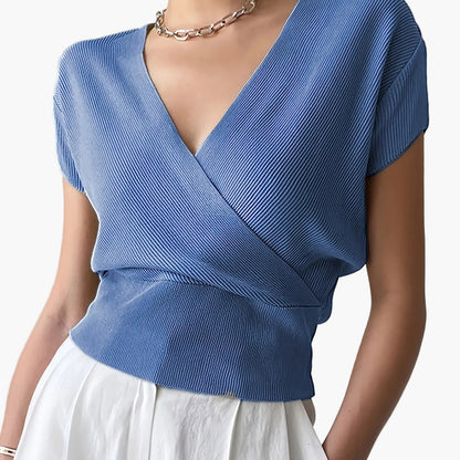 Dames wikkelshirt met V-hals en korte mouw – Modern vrijetijdstopje