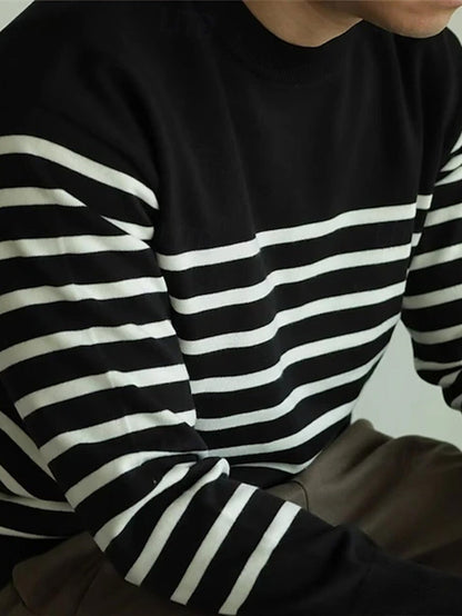 Pullover a maniche lunghe a girocollo a righe