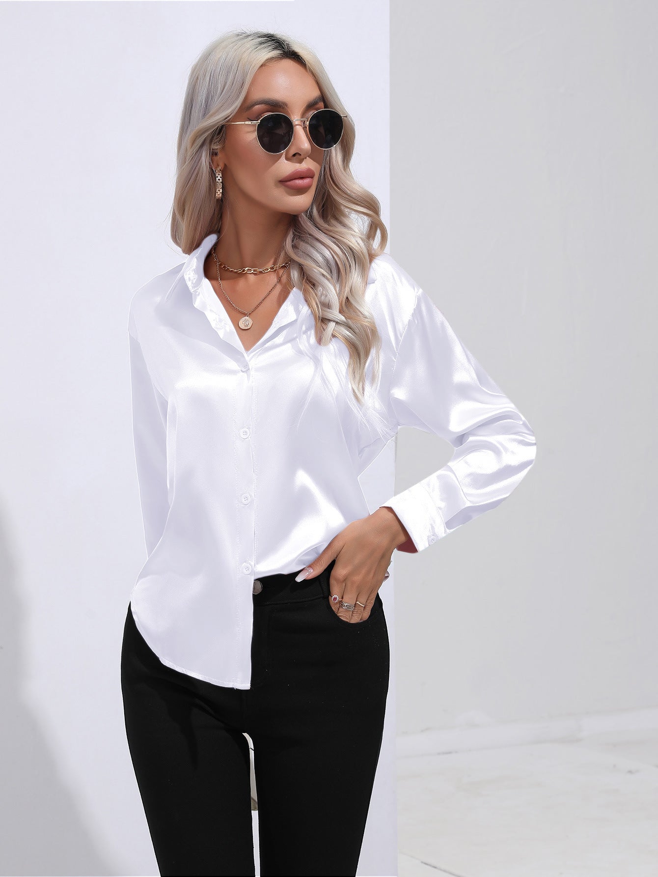Damen Satinbluse im Cardigan-Stil – Elegante Bluse für Büro, Alltag & Feste