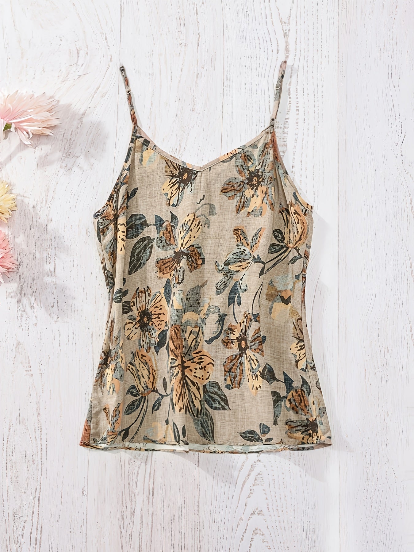 Top fleuri pour femme avec décolleté en V et fines bretelles – Estival, élégant, idéal pour les loisirs et les vacances
