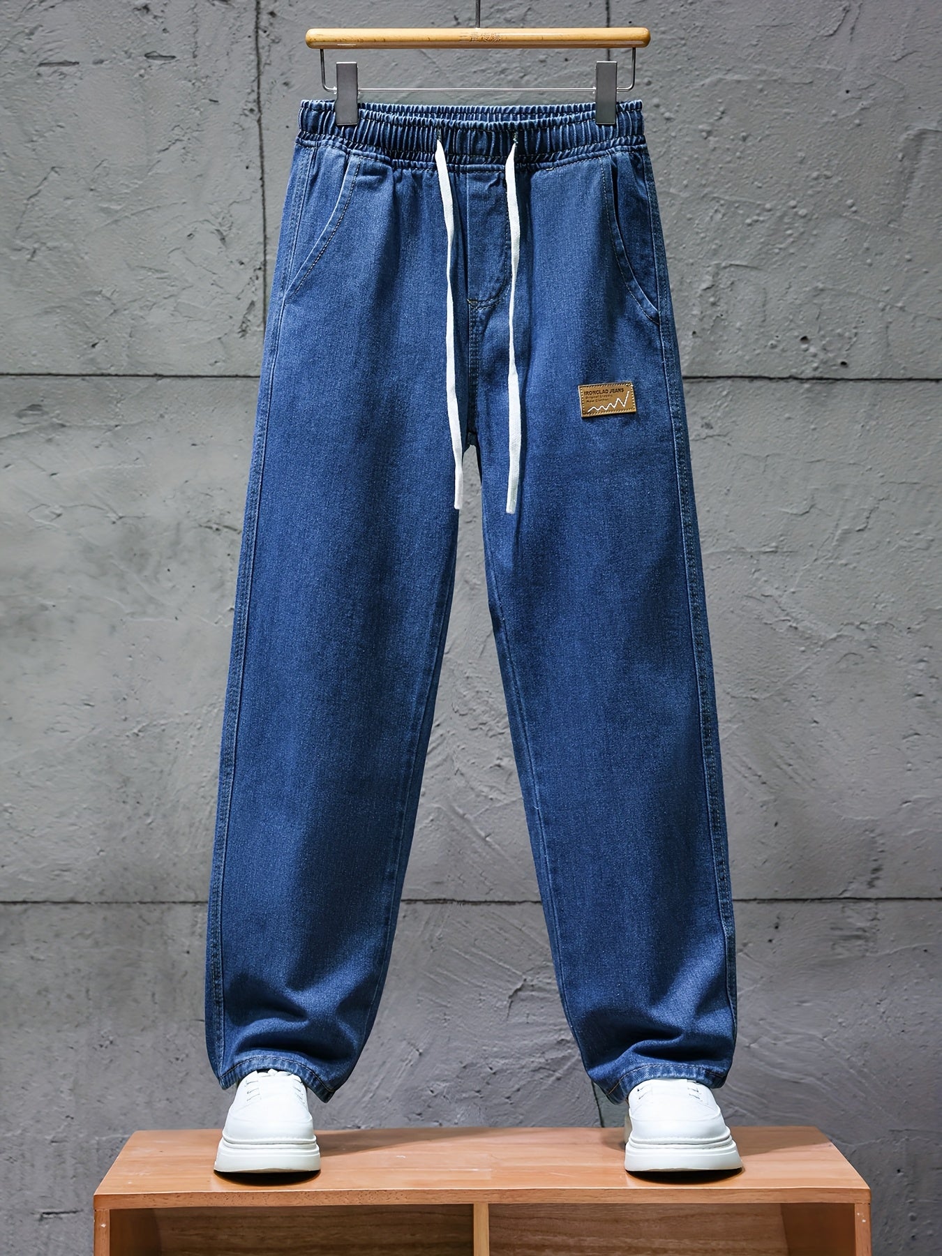 Blaue Herren Jeans Hose mit elastischem Bund und Kordelzug