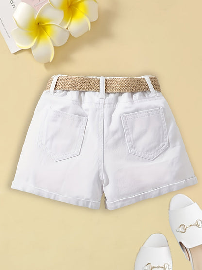 Dame paperbag-shorts i high-waist-stil med sløjfe og flettet bælte – moderigtige til fritid og ferie