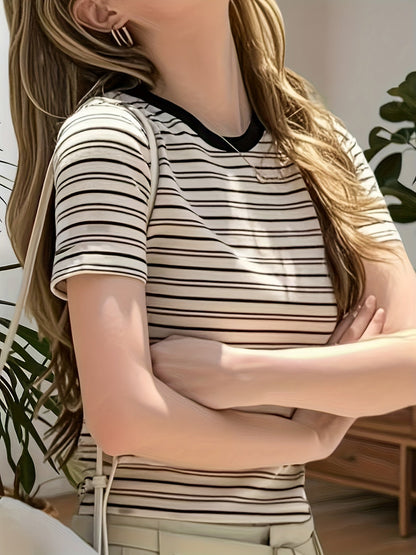 Damska koszulka w paski z krótkim rękawem i okrągłym dekoltem – elegancki styl casual na lato