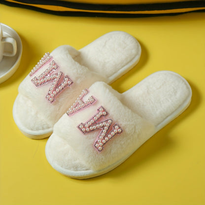Pantofole da donna in peluche con decorazioni di perle e scritta 'MAMA' – Comode ciabatte per casa, regalo per mamme