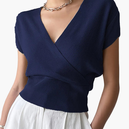 Dames wikkelshirt met V-hals en korte mouw – Modern vrijetijdstopje