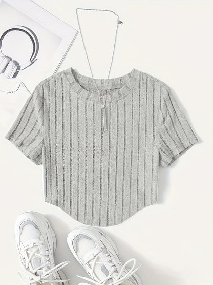 Dame kortermet ribbestrikket crop-top – avslappet sommer fritidsskjorte