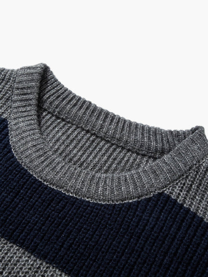 Męski sweter dziany w swobodny wzór pasków na jesień i zimę