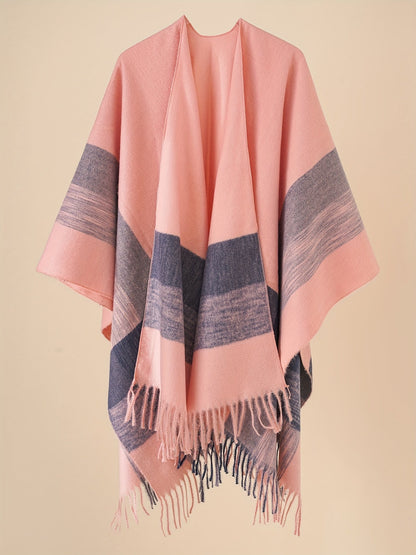 Poncho capa de mujer con flecos y frente abierto