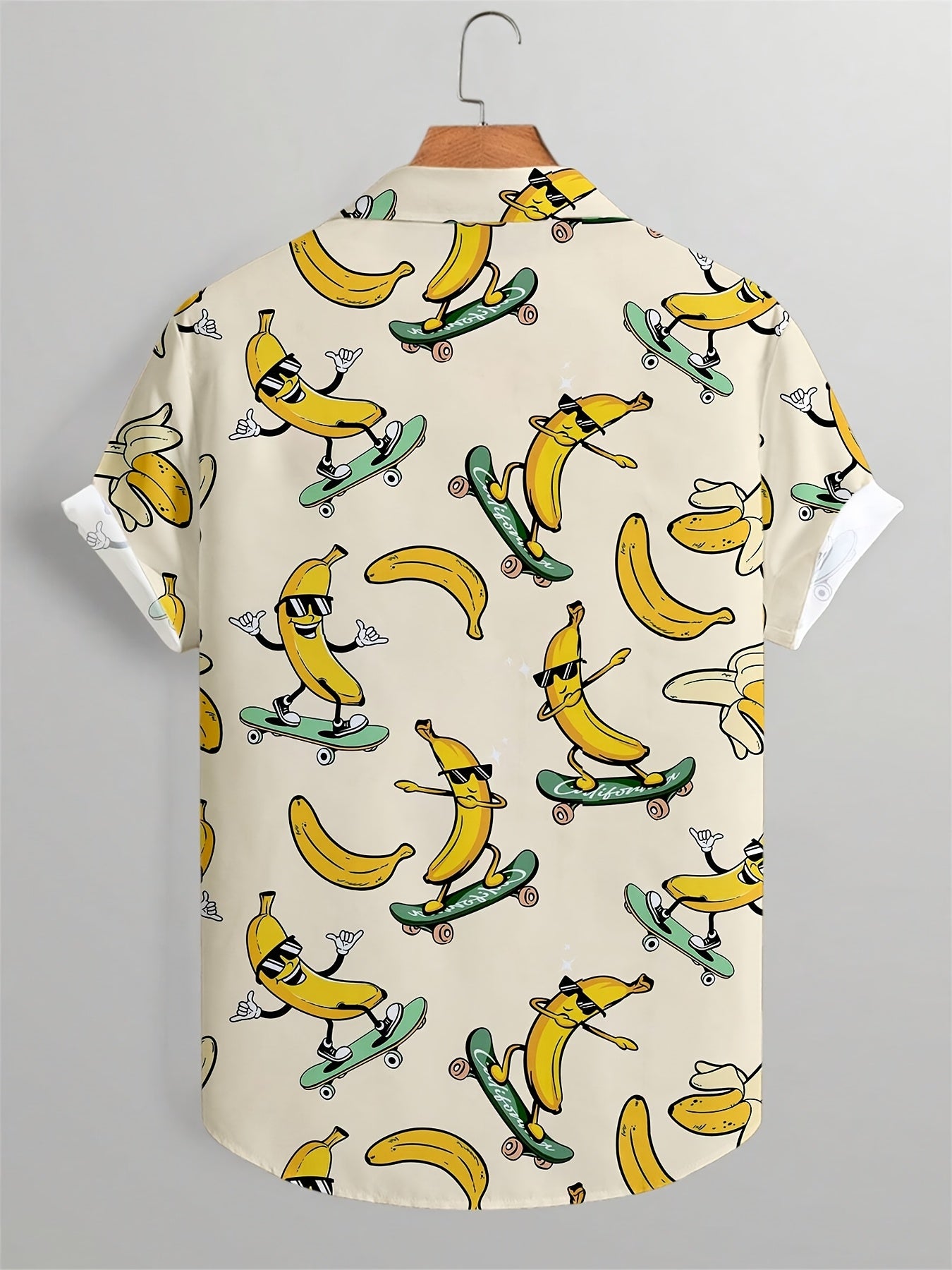 Herre kortærmet fritidsskjorte med skateboard-bananer tegneserieprint – sommerfest statement skjorte