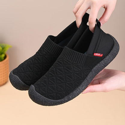 Damskie slip-on sneakersy – wygodne buty na co dzień i do sportu
