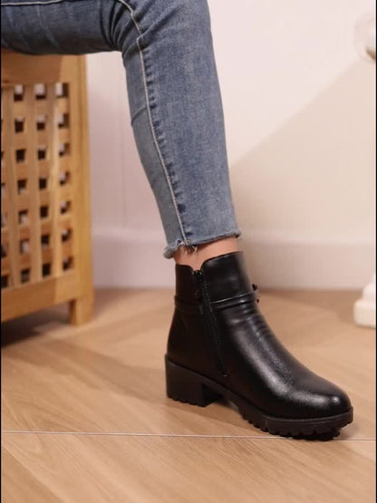 Damen Stiefelette mit Zierschnalle und seitlichem Reißverschluss, Schwarz