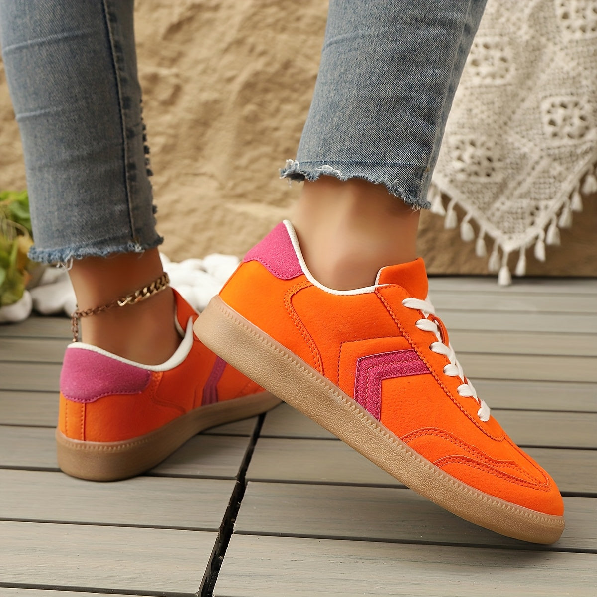 Damsneaker i retrostil med färgblockdesign för fritid och vardag