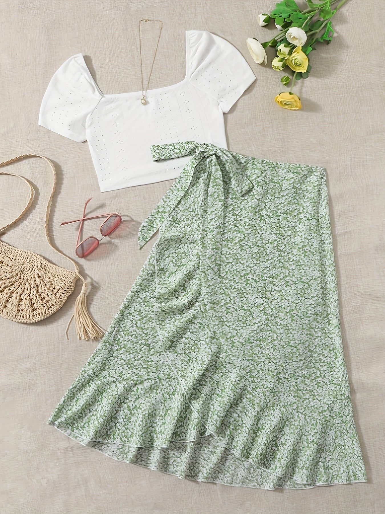 Conjunto de dos piezas para mujer – Look veraniego y coqueto con blusa y falda cruzada con estampado floral, ideal para tiempo libre y vacaciones