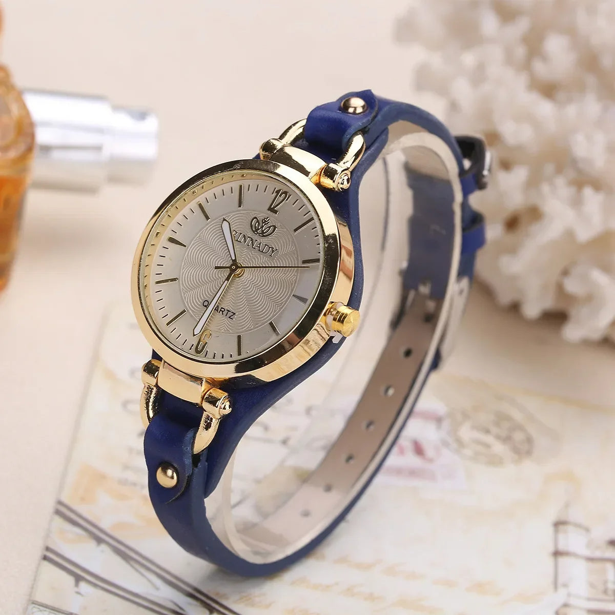 Damen Vintage Armbanduhr im Minimalistischen Stil – Elegante Quarz Uhr für Alltag und Business