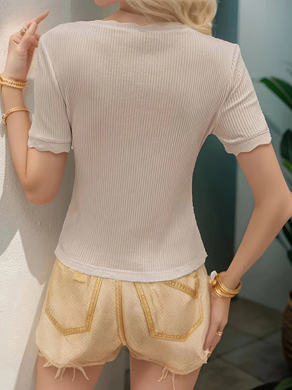 Damen Modisches Kurzarm-Rippstrickshirt mit Wellensaum – Alltags & Freizeit