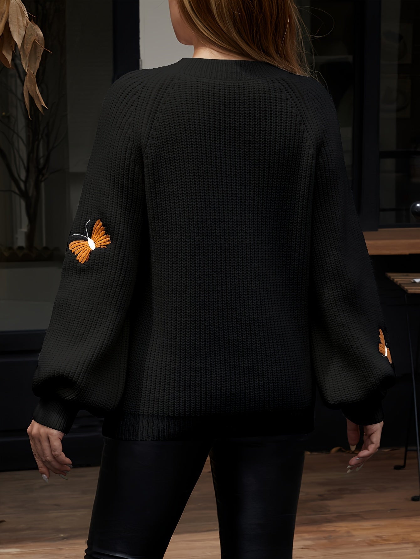 Maglione da donna con ricamo a farfalla, girocollo, maniche lunghe, lavorato a maglia, bianco o nero