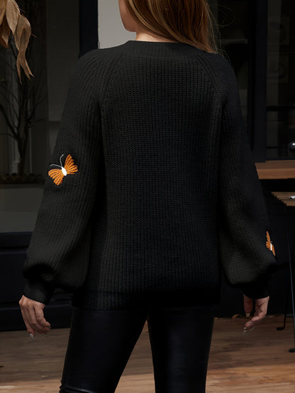 Maglione da donna con ricamo a farfalla, girocollo, maniche lunghe, lavorato a maglia, bianco o nero