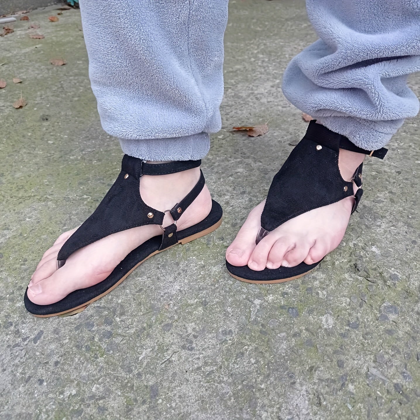 Dames sandalen met T-bandje – modieuze zomerschoenen voor dagelijks gebruik en vrije tijd