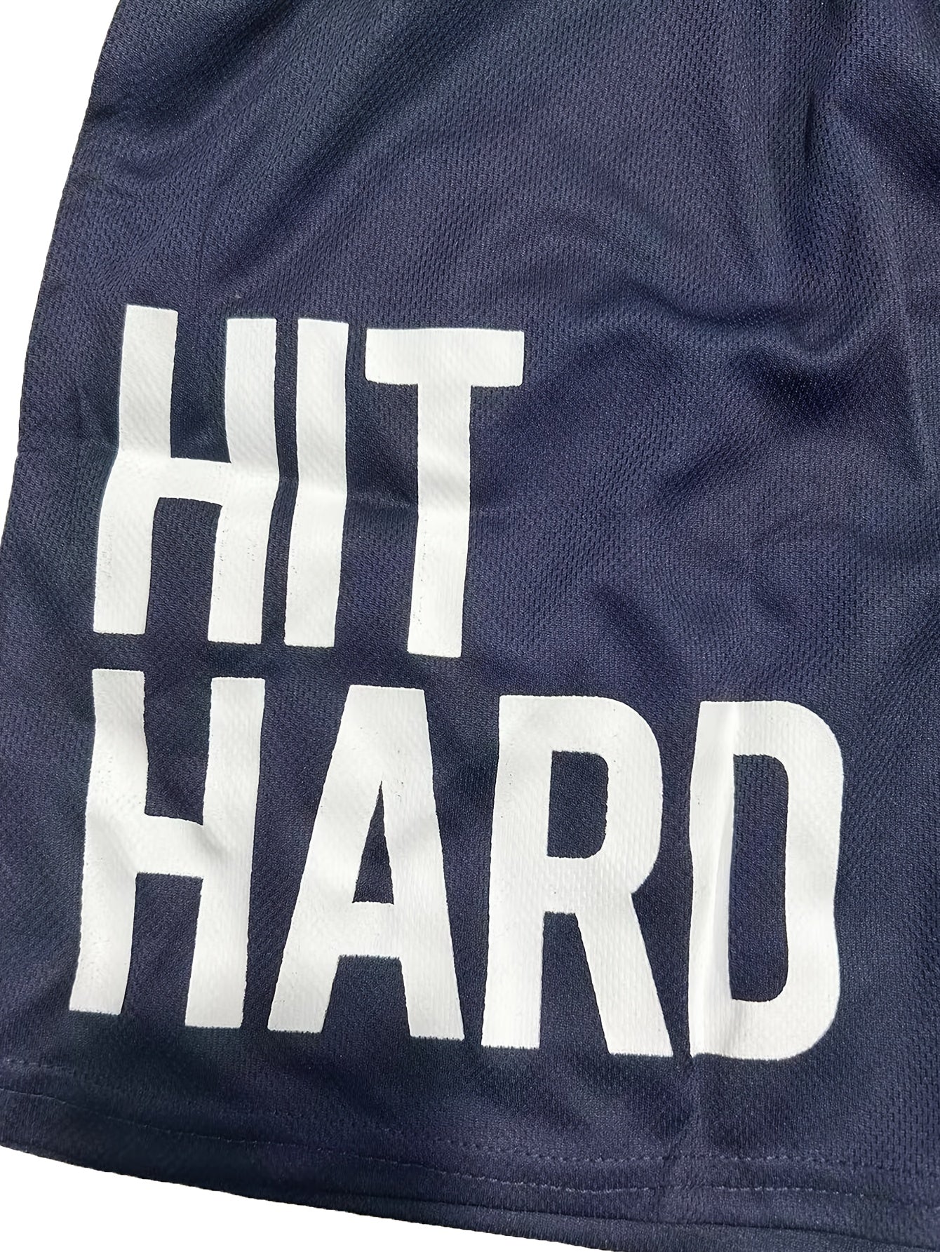 Herren Basketball Shorts im Sportstil mit "HIT HARD" Print – Lässige Fitness- und Trainingsshorts