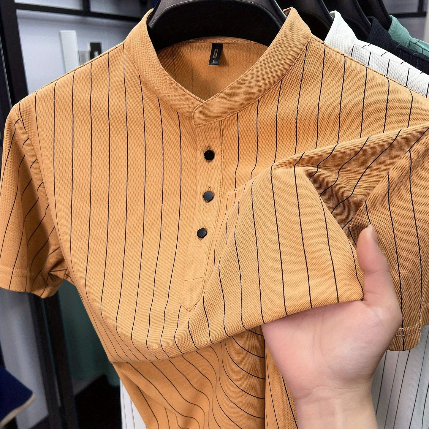 Męska koszula z krótkim rękawem, stójką i prążkami do stylizacji smart casual