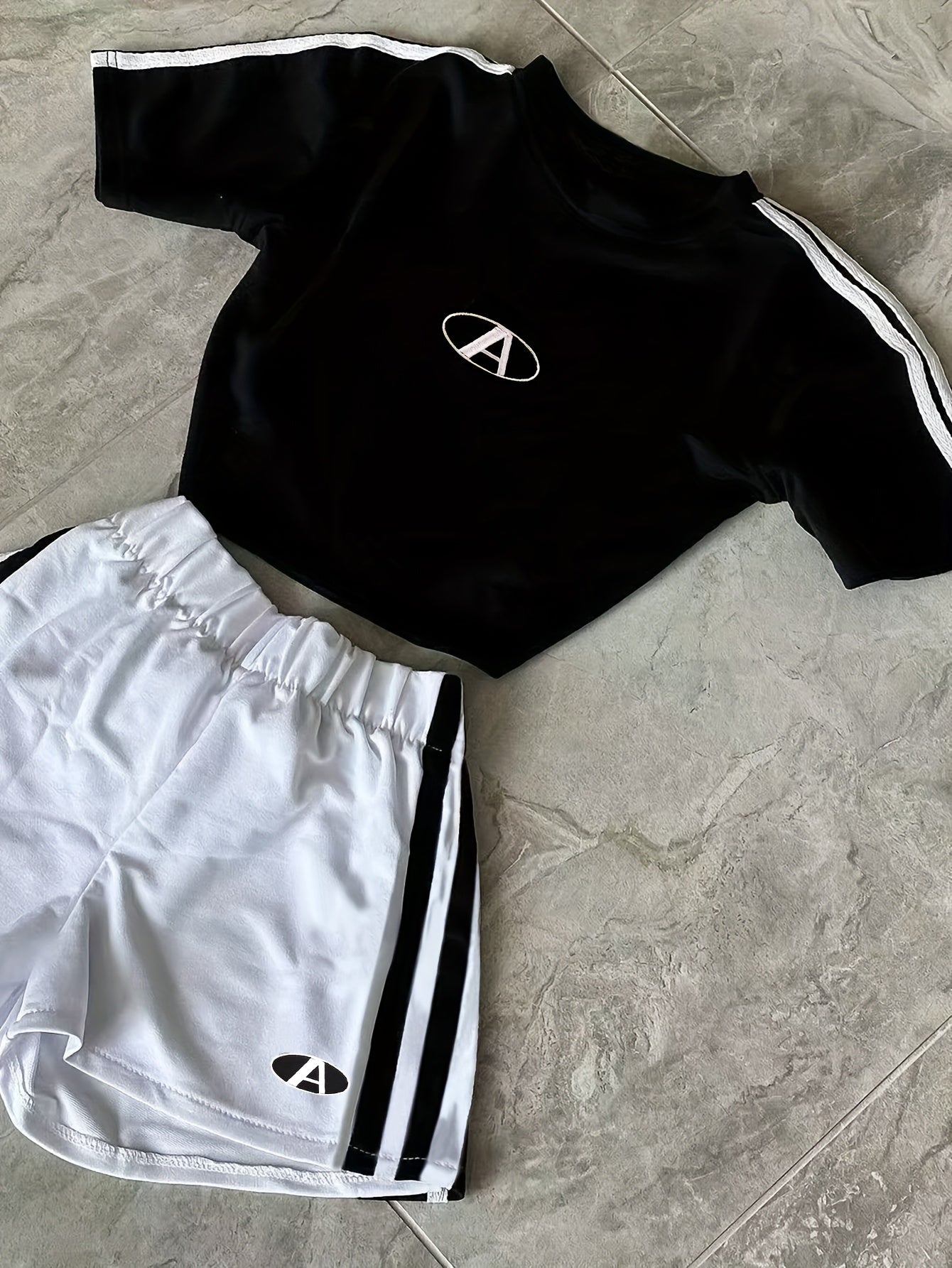 Damen Sport-Set Zweiteiler – Trendiges Crop Top und Shorts für Fitness und Freizeit
