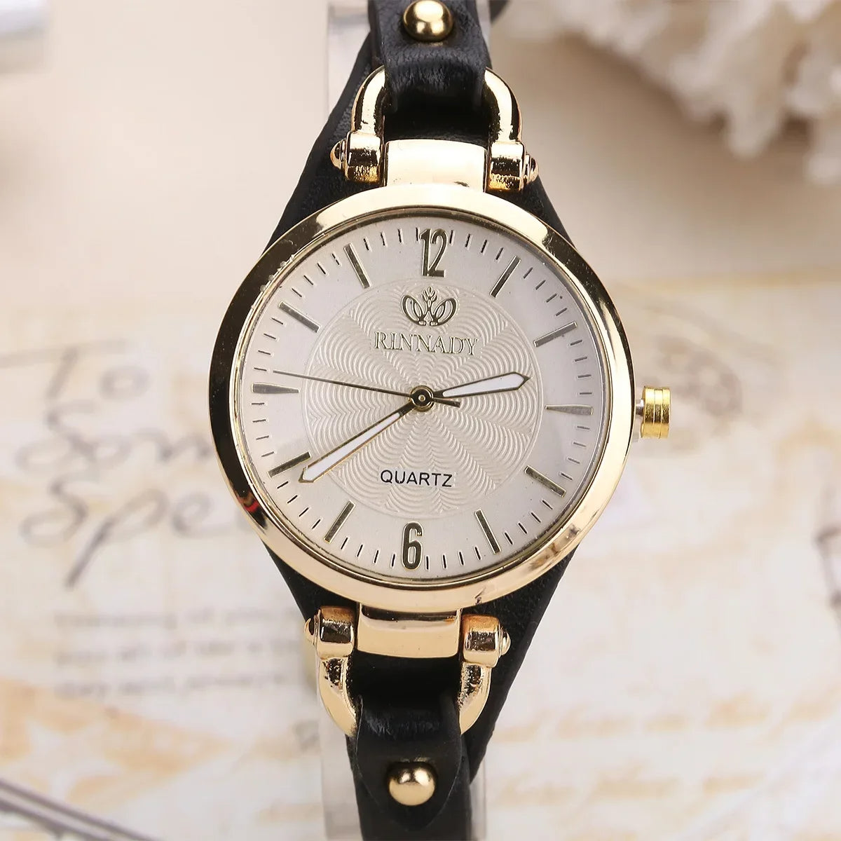 Damen Vintage Armbanduhr im Minimalistischen Stil – Elegante Quarz Uhr für Alltag und Business