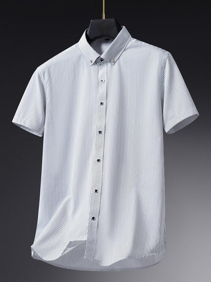 Camicia da uomo a maniche corte business con classiche righe e colletto moderno – Elegante outfit casual e da ufficio