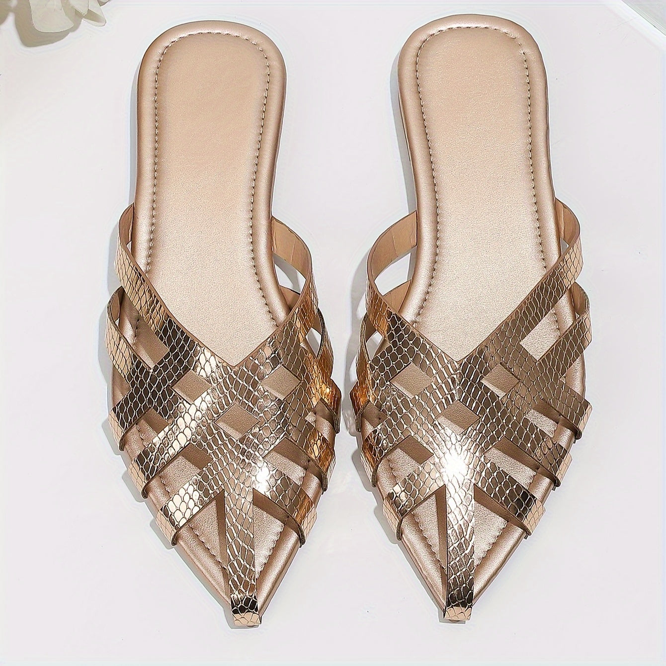 Damen Flat Mules mit spitzer Zehenpartie und geflochtenem Caged-Design – Elegante Slip-On Schuhe für Alltag und Abend