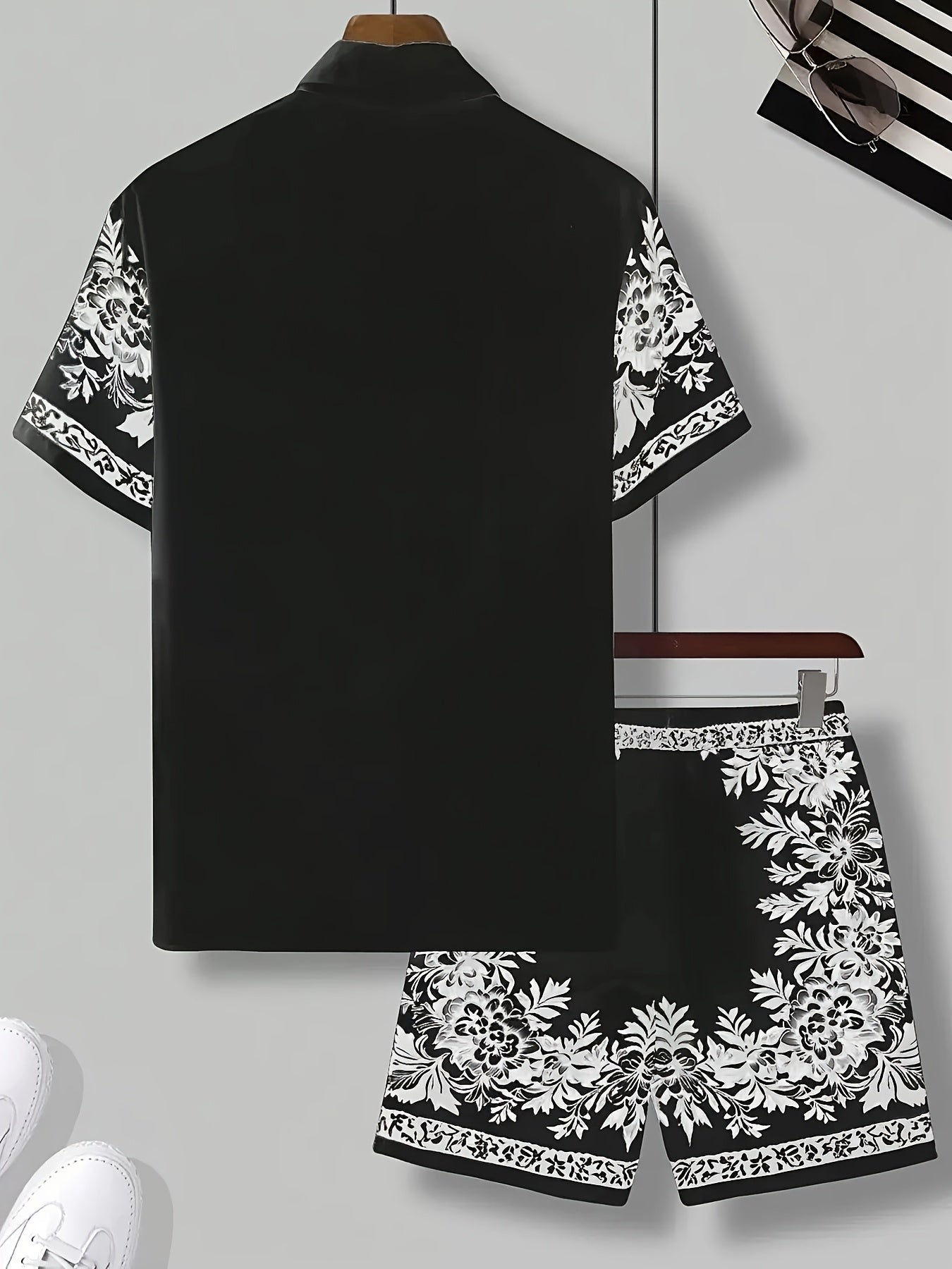 Ensemble d'été décontracté homme avec chemise à manches courtes et short, motif floral, vacances & plage