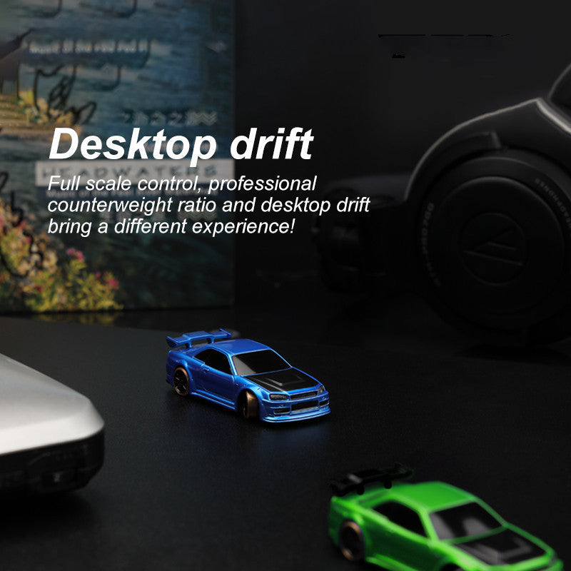 1:76 RC driftbil C64 – turbo racermodelbil til drenge fra 14 år, fjernstyret driftbil med gyro og LED-forlygter