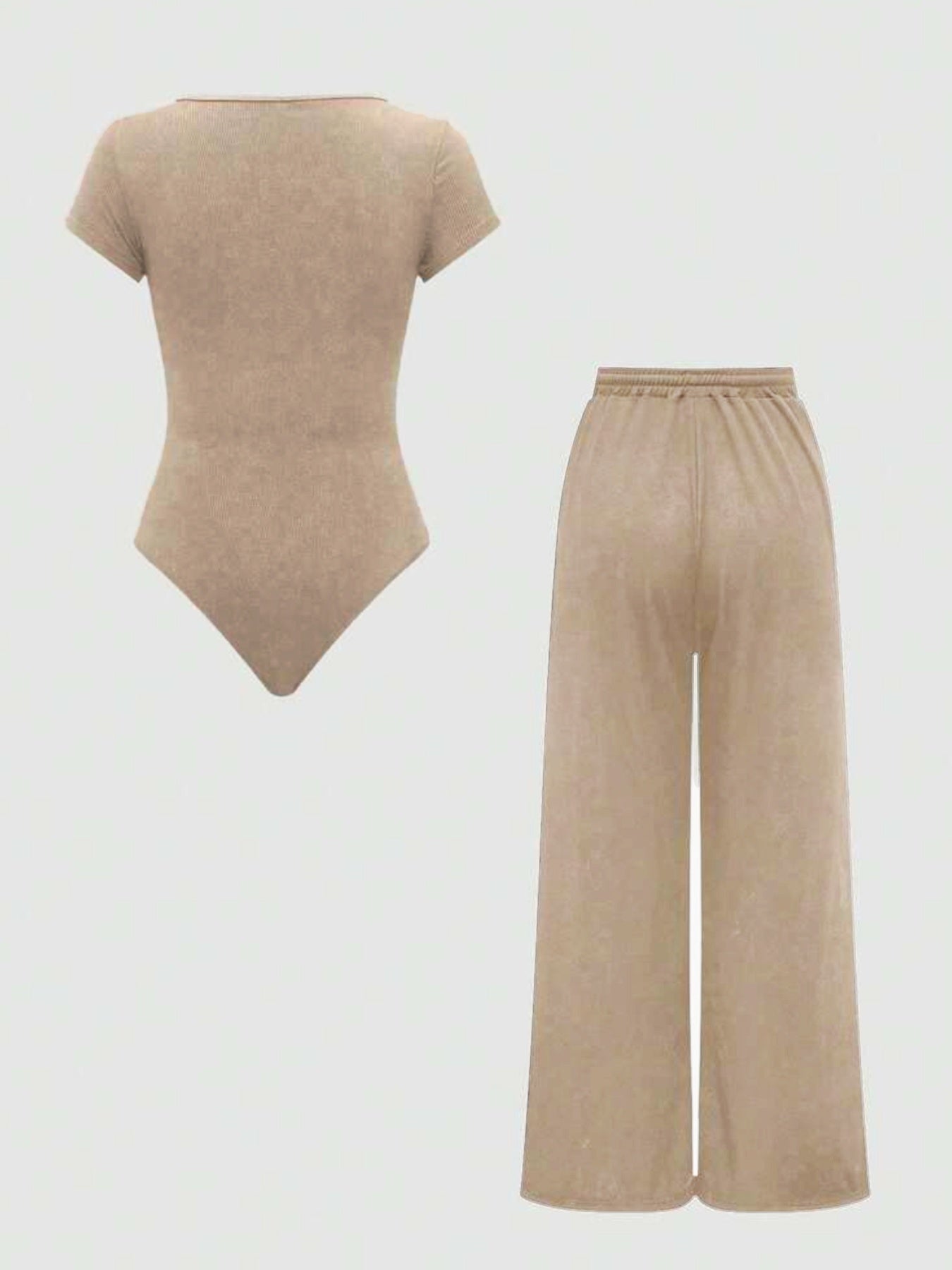 Damski zestaw casual z body i szerokimi spodniami – elegancki strój do relaksu na co dzień i w podróży