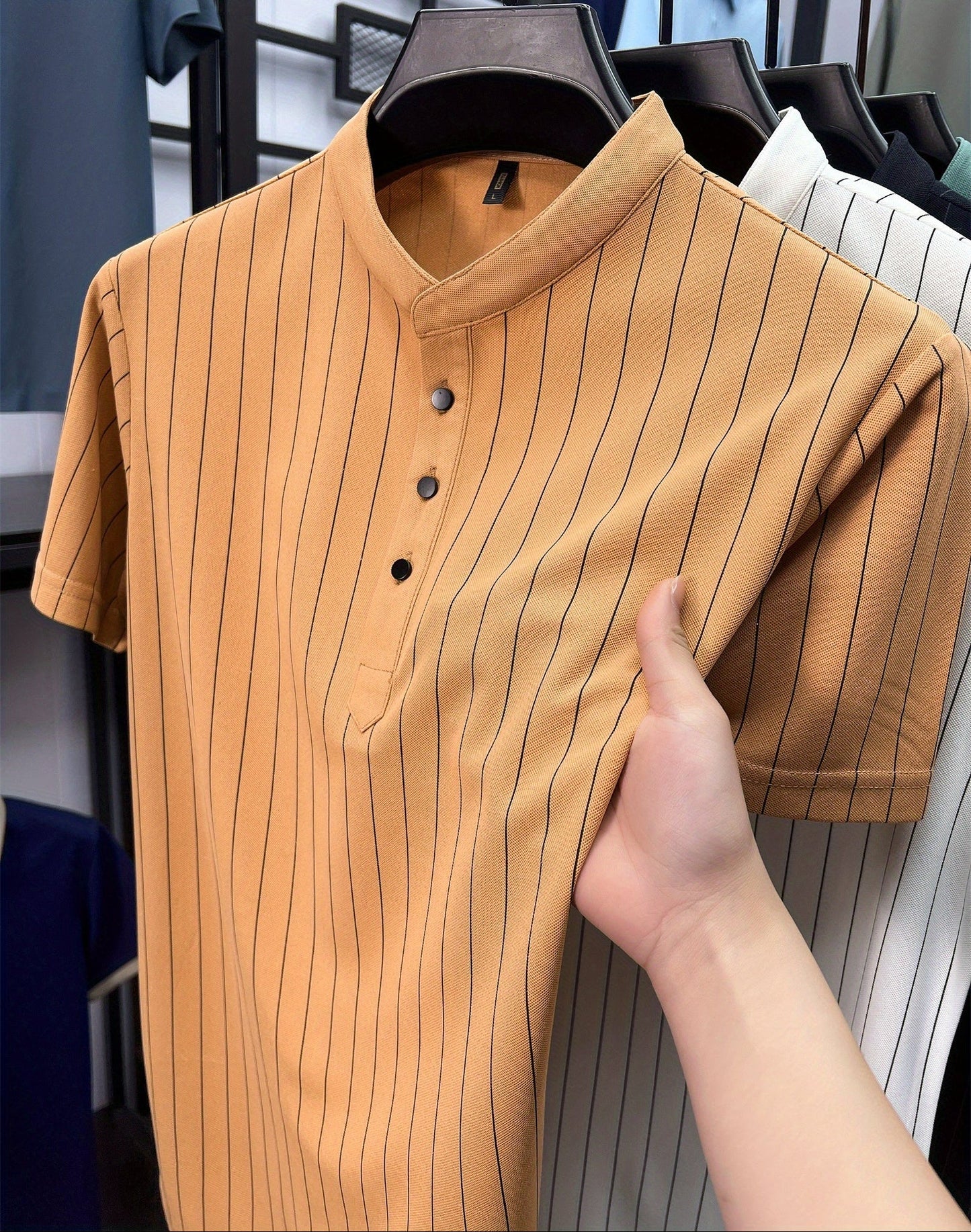 Męska koszula z krótkim rękawem, stójką i prążkami do stylizacji smart casual