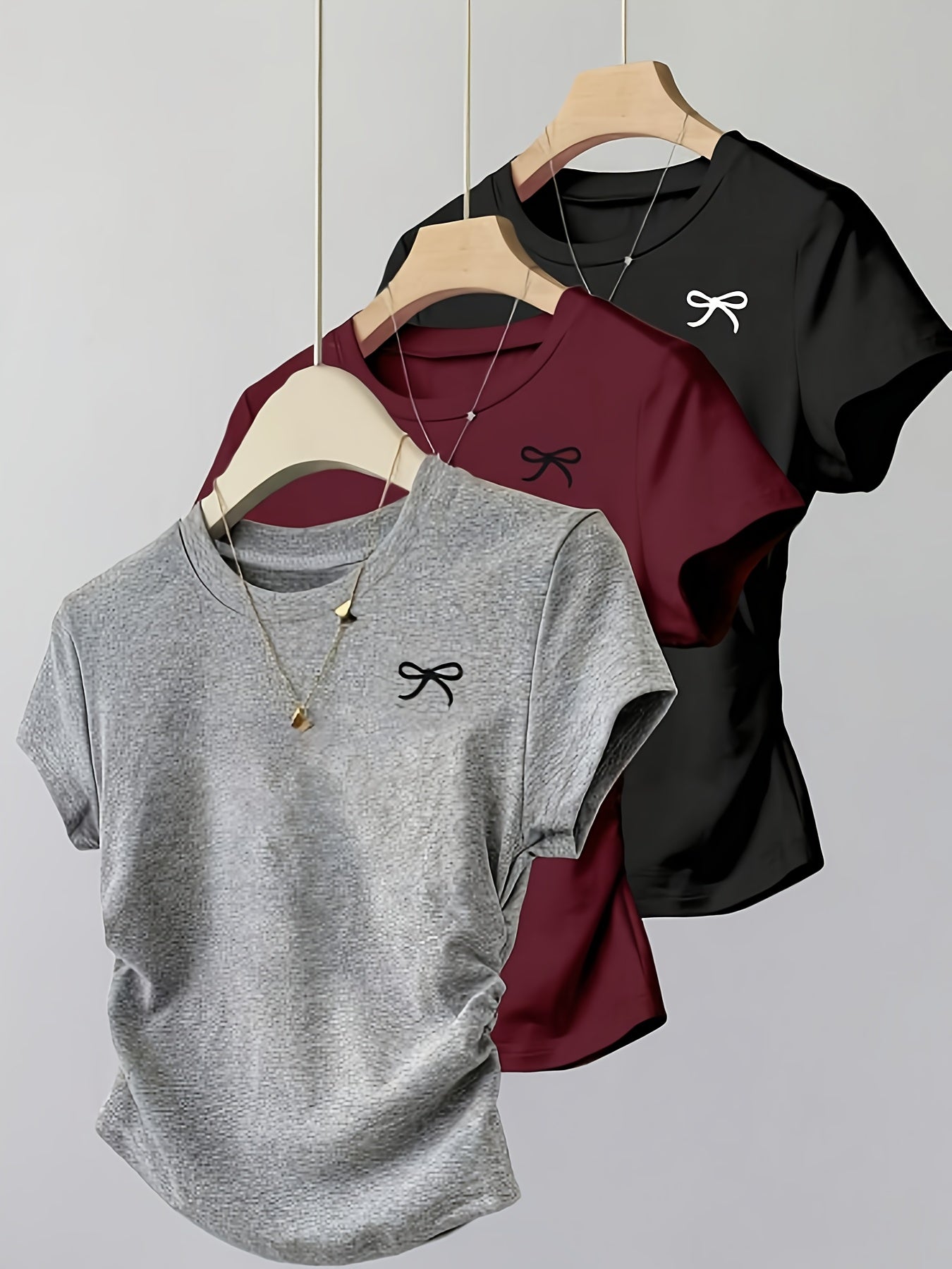 Dame basic T-skjorte med broderi og rynkinger – hverdag og fritid, kortermet, moderne