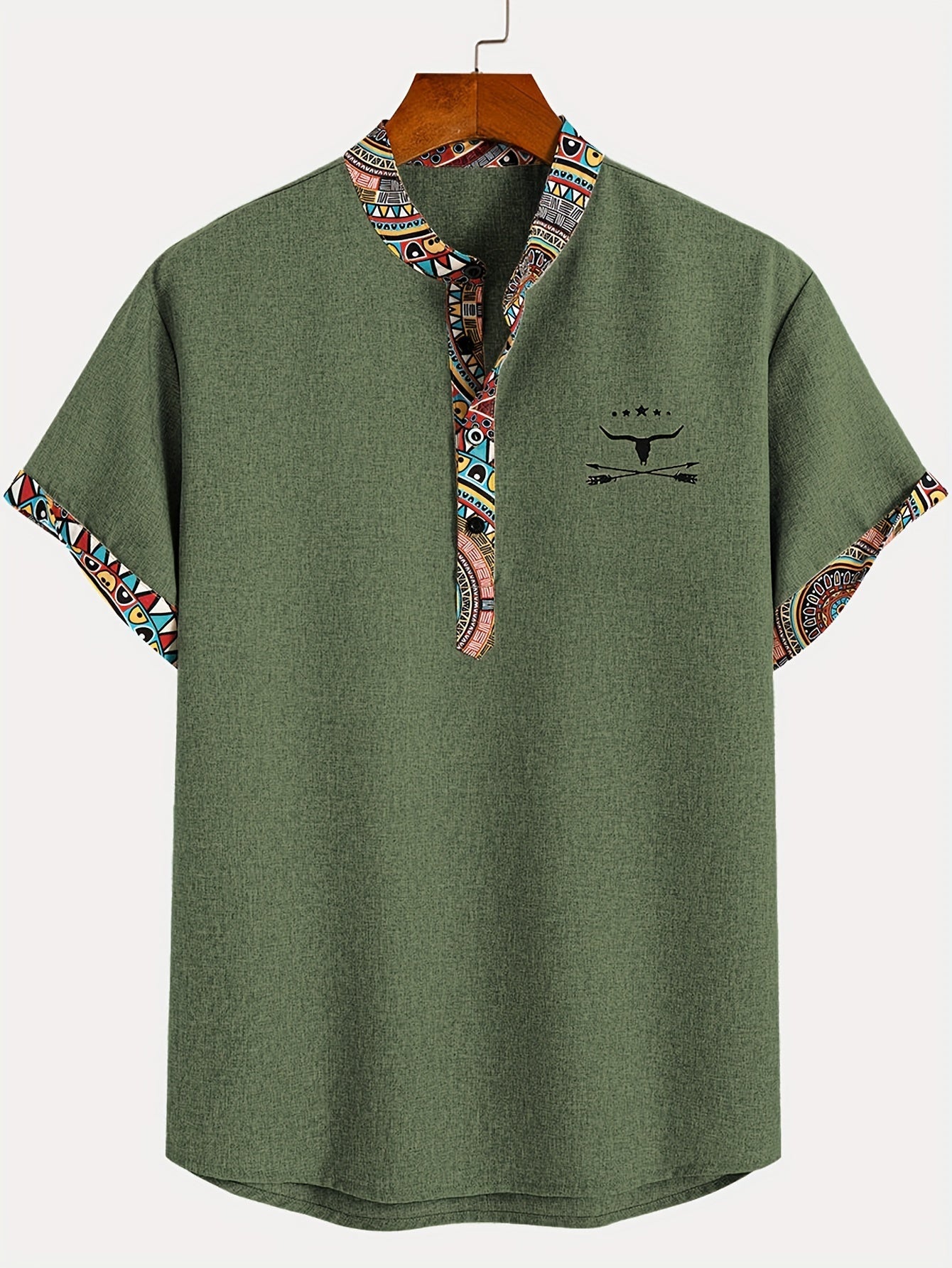 Chemise décontractée homme à manches courtes style ethnique avec motif tribal et col en V
