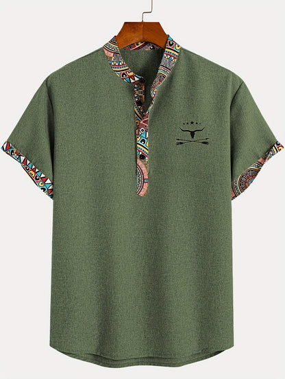 Chemise décontractée homme à manches courtes style ethnique avec motif tribal et col en V