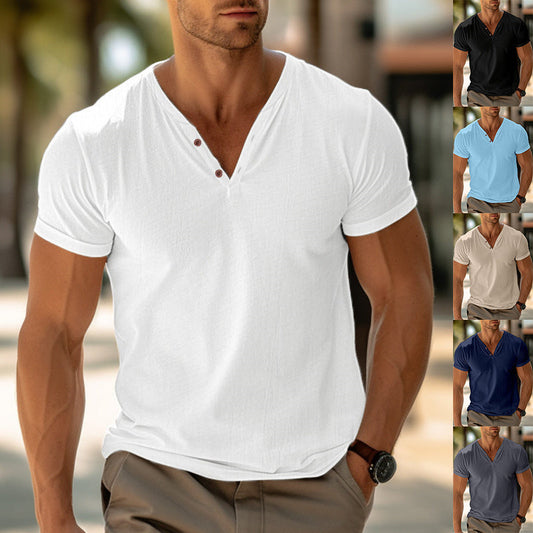 Męski T-shirt z dekoltem w serek i listwą na guziki – Nowoczesna koszulka na czas wolny, krótki rękaw, luźny krój