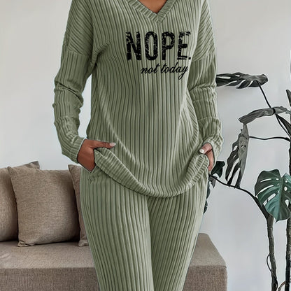 Damen Loungewear Set Gerippt mit V-Ausschnitt & Hose – "NOPE not today" Aufdruck