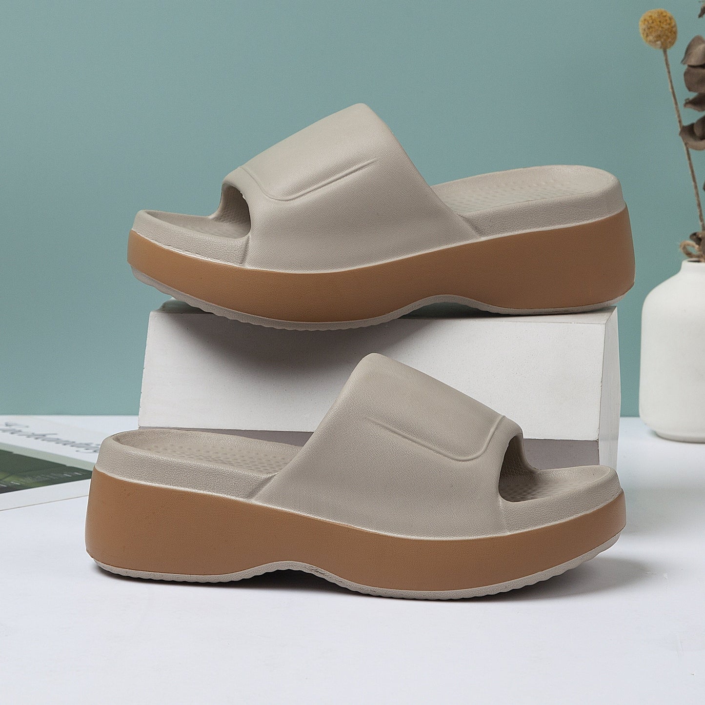 Damen Plateau-Slipper für den Sommer – Bequeme Freizeit Hausschuhe mit offenem Zehenbereich