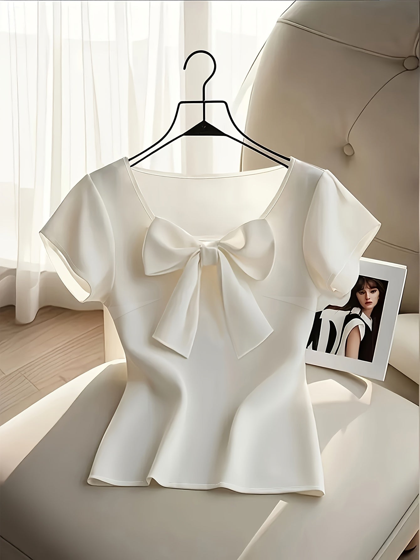 Blusa de mujer con lazo y manga corta – Estilo elegante y femenino para oficina y tiempo libre