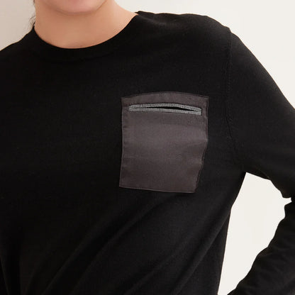 Langærmet dameshirt med rund hals og påsyet brystlomme