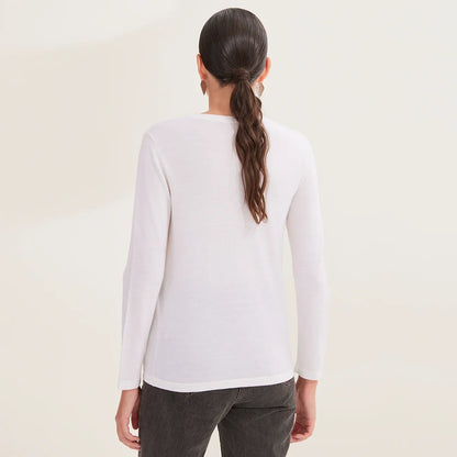 Langærmet dameshirt med rund hals og påsyet brystlomme