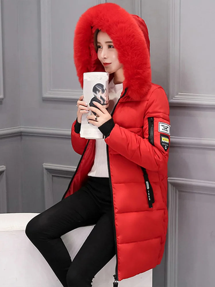 Cappotto imbottito invernale da donna con cappuccio e dettagli alla moda – Parka lungo per i giorni freddi