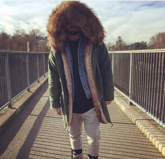 Herren Winterparka mit abnehmbarem Fellbesatz an Kapuze und Innenfutter