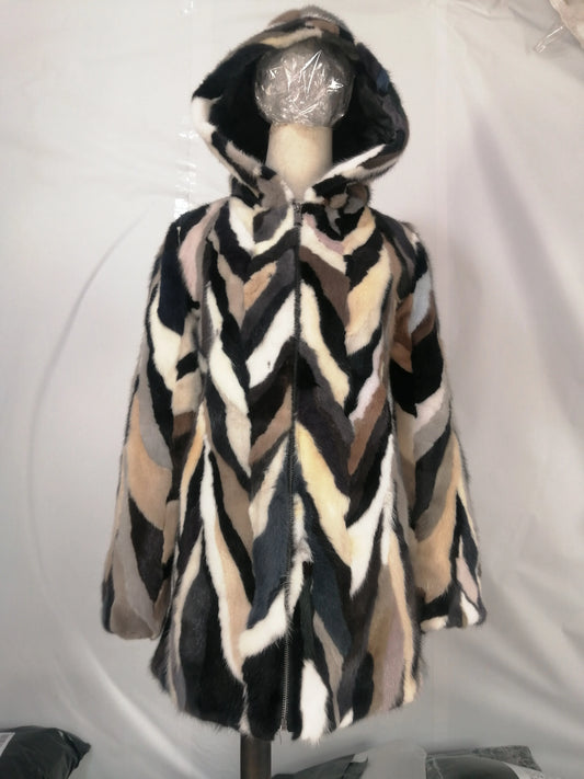 Gefütterter Mantel mit Kapuze, Kunstpelz-Optik, Chevron-Muster