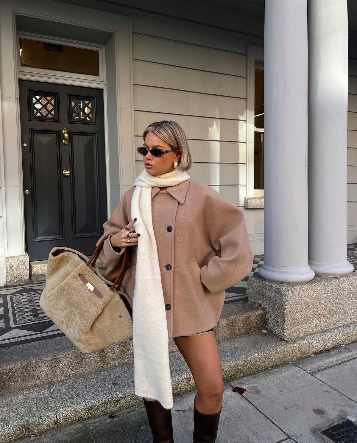 Cappotto Oversize Boxy Fit da Donna – Look Autunnale e Invernale alla Moda per Outfit Urbani e di Tendenza