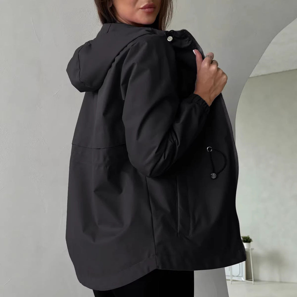 Outdoorjas voor dames met verstelbare capuchon en ruime zakken